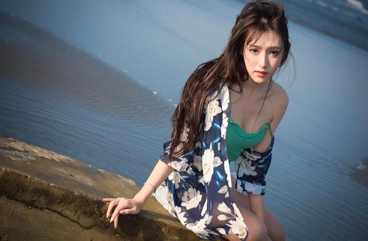 香蕉手机网的趣味设计